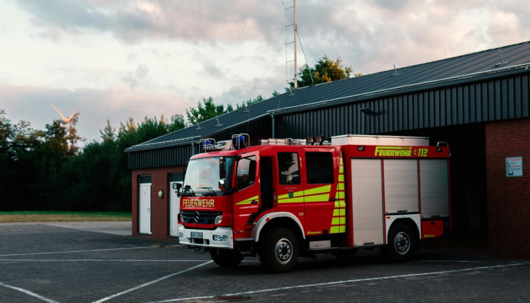 90 Einsätze in der Silvesternacht: Feuerwehr Brandenburg an der Havel zieht Zwischenbilanz