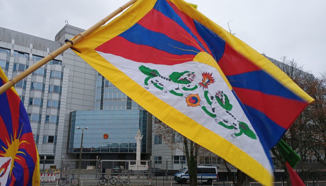 Drei Jahrzehnte Flaggenaktionen in Deutschland zum Gedenken an Tibet