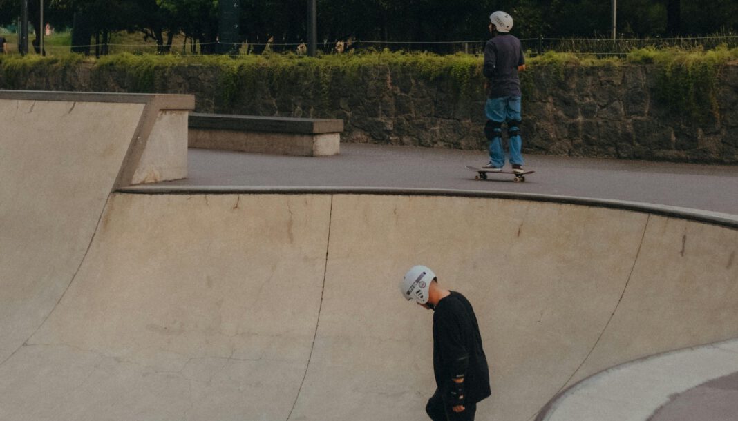 Neuruppin eröffnet Skateparksaison mit kostenfreiem Verleih und neuen Übungsflächen