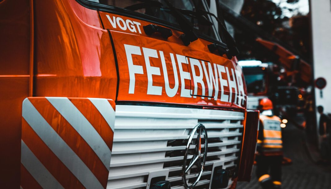Plaue feiert 140 Jahre Feuerwehr mit Übungen, Historie und Technikvorführungen